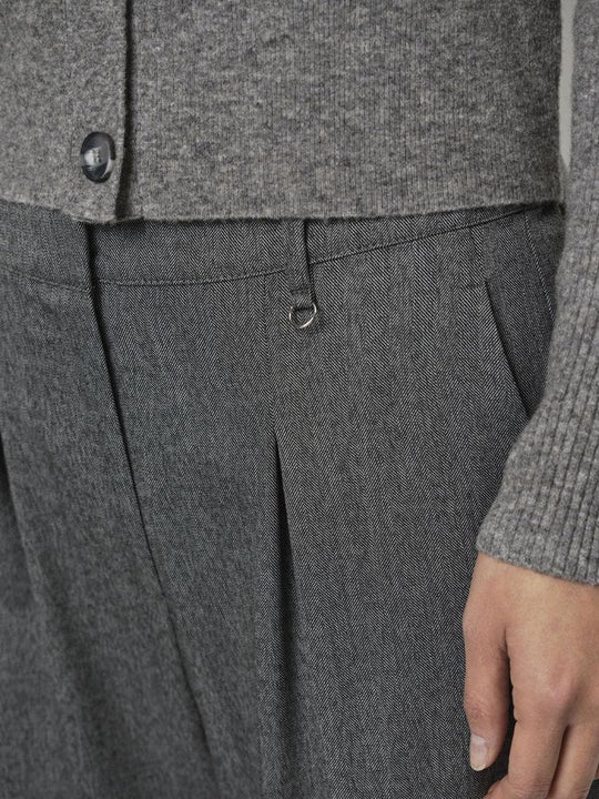 Klassiche Hose mit Fischgrätmuster