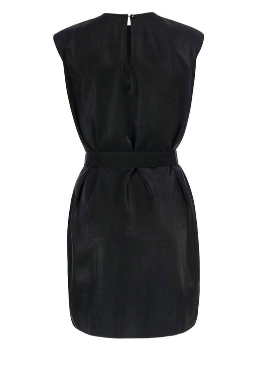 Kurzes schwarzes Kleid, Gerona