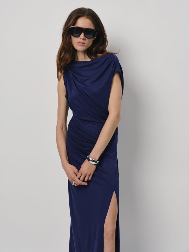 Maximale Eleganz mit dem Kleid Jett in Sapphire Blue