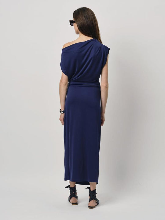 Maximale Eleganz mit dem Kleid Jett in Sapphire Blue