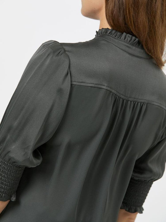 Oberteil aus elastischer Seidenmischung