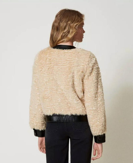 Stylische Jacke aus Pelzimitat von der Marke TWINSET